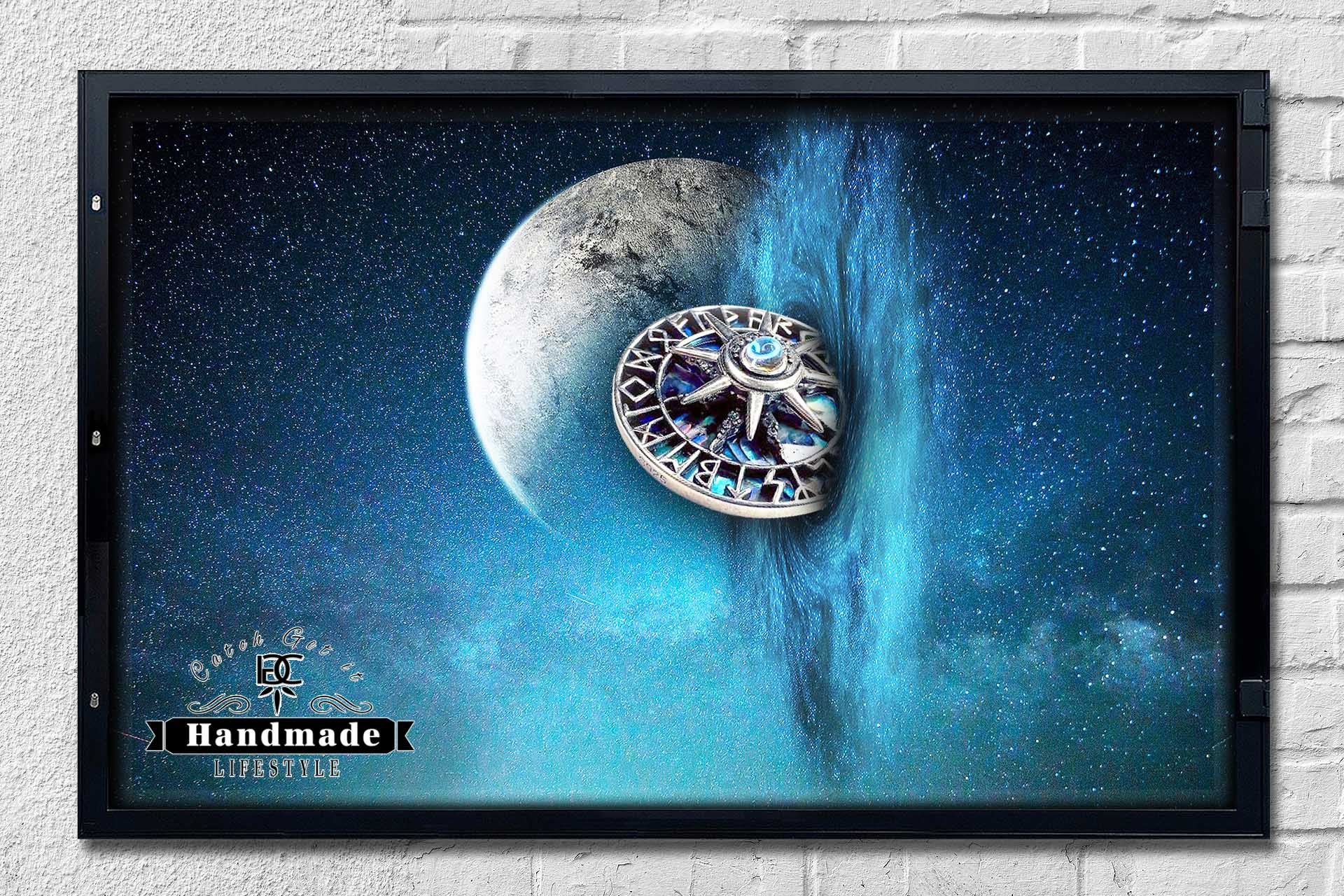 Necklace Viitta Kuunvalossa silver rotating compass