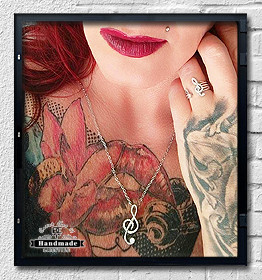 Necklace Pili Mele Music Note inspired by Bianca Tink