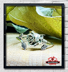 Ring Mennyt of Eternity Skull mit Rose Silber verstellbar